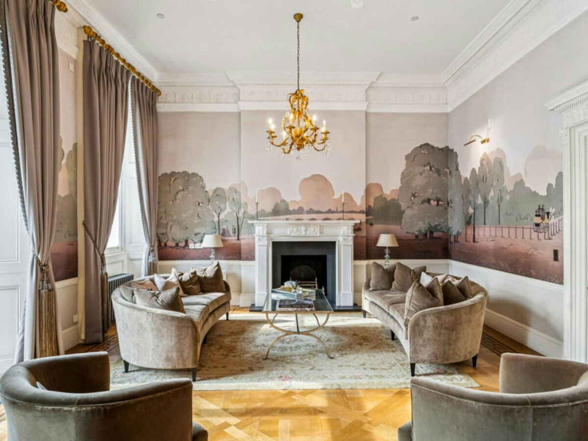 Hyde Park Grandeur