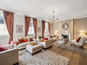 Hyde Park Grandeur image 15