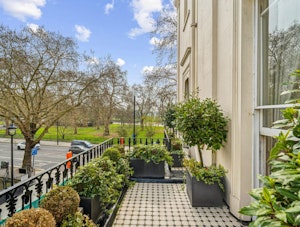 Hyde Park Grandeur image 3