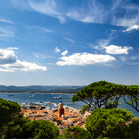 Get well acquainted with the beaches and restaurants in Saint-Tropez, ten minutes' drive away