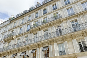 Latin Quarter Nest image 10