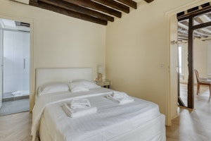 Latin Quarter Nest image 2