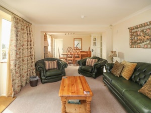Kent Charm image 1