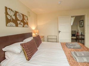 Kent Charm image 11