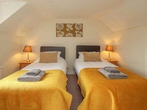 Kent Charm image 9