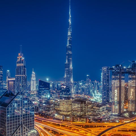 Get enraptured by Dubai's dynamism – downtown is just a twenty-minute drive away