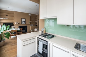 Mid-Century Royale image 12