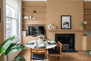 Mid-Century Royale image 11