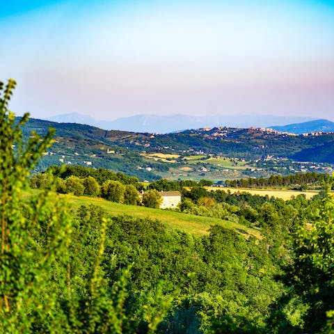 Explore both Umbria and Tuscany from your location near Cortona