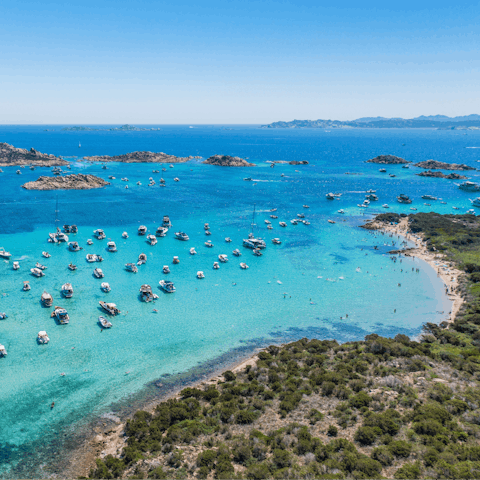 Make the most of your Costa Smeralda location and hit the beach – Grande Pevero beach is 2km away