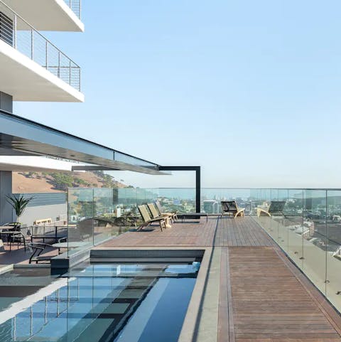 Cool off from the Cape Town sun in the rooftop communal pool 