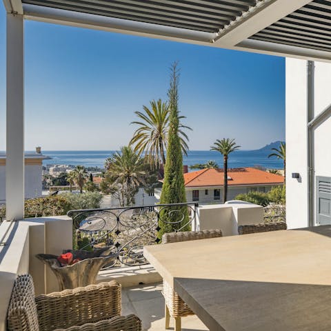 Eat a freshly grilled dinner on the terrace