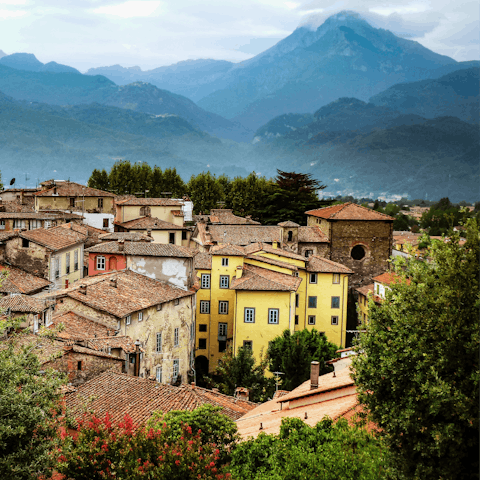 Discover the medieval town of Barga – 14 kilometres away