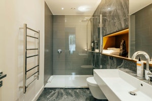 A Mayfair Mews image 12