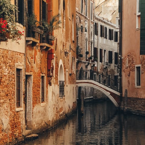 Explore the waterways in a water taxi – the stop at Santa Maria del Giglio is five minutes away