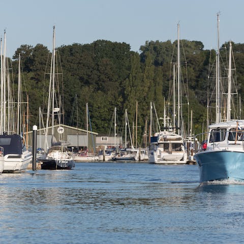 Wander by the marinas on the banks of the nearby River Hamble