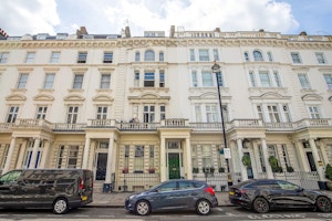 Pimlico & the Thames image 2