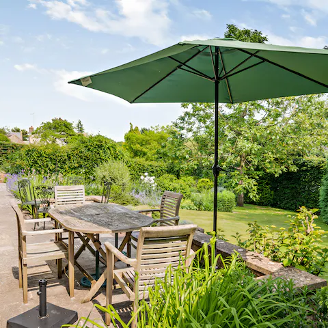 Set the table ready for a light lunch in the garden