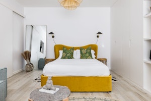Petite & Chic image 12