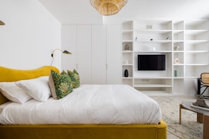 Petite & Chic image 10