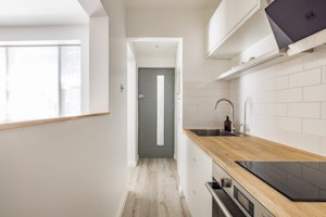 Petite & Chic image 9