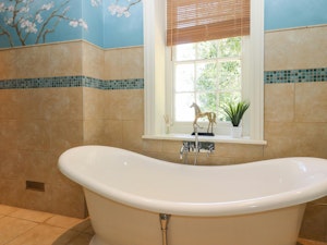 The Kent Manor image 7