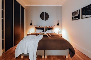 Charming Avenue Retreat image 9