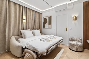 Saint-Germain-des-Prés Retreat image 12