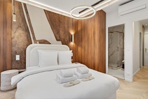 Saint-Germain-des-Prés Retreat image 11