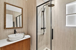 Saint-Germain-des-Prés Retreat image 6