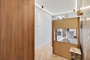 Saint-Germain-des-Prés Retreat image 3