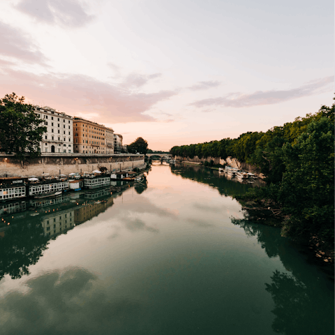 Stay on the banks of River Tiber in the heart of Rome