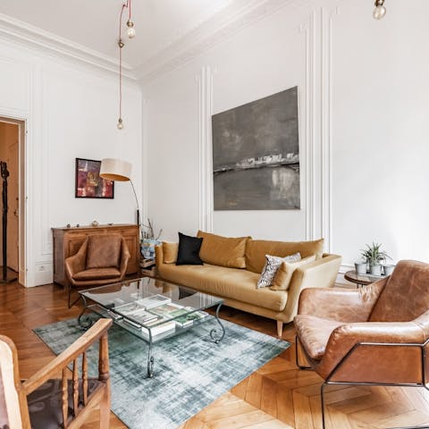 Relax with a coffee and a French pastry in the living room