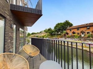 The Canal View image 12