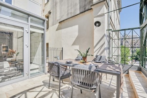 Sunlight in Paris image 2
