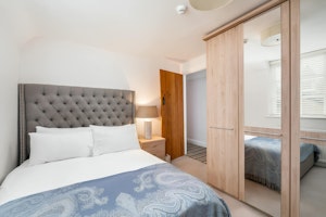 The Sacombe Retreat image 12