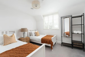 The Sacombe Retreat image 11