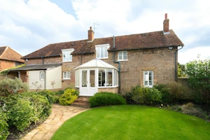 The Sacombe Retreat image 6