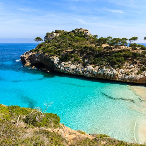 Discover the beautiful beaches on the southern tip of Mallorca