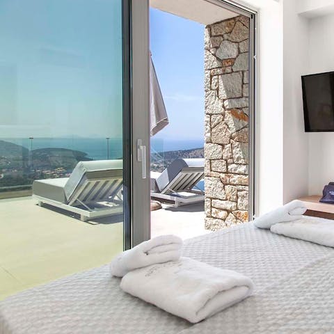 Wake up in the comfortable bedroom and step straight onto the private patio where the pool awaits
