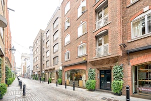 Floral Street Fizz image 6