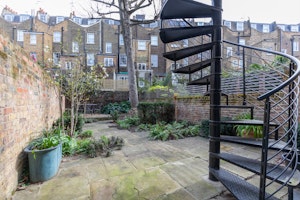 Pimlico Garden image 3