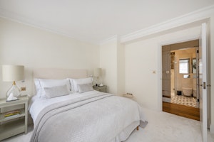 Knightsbridge Luxe image 12