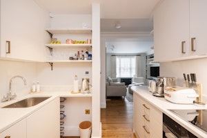 Knightsbridge Luxe image 5