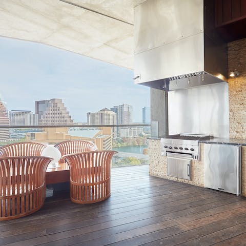Fire up the barbecue on the shared rooftop terrace for an alfresco feast with unbeatable views over Austin