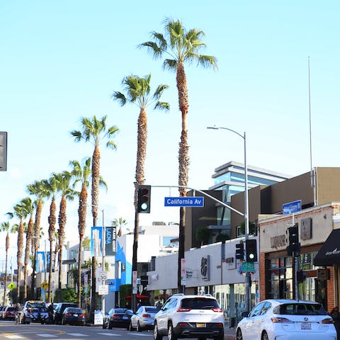 Peruse the independent shops, neighbourhood cafes and fine dining restaurants of Abbot Kinney Boulevard – a five-minute walk away