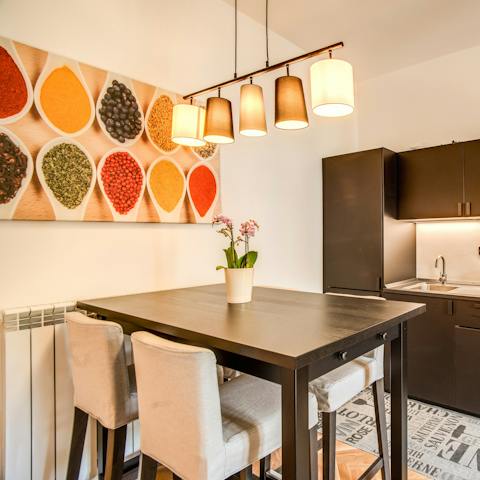 Sit down at the breakfast bar for a traditional Roman primi
