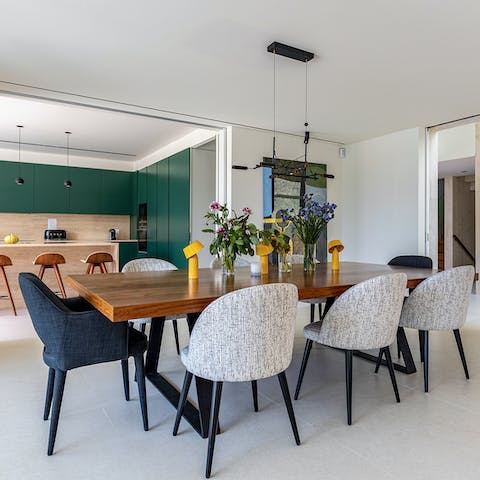 Dine in style together