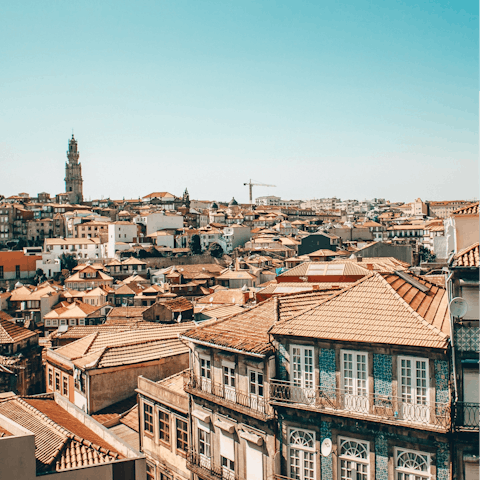 Reach the historic centre of Porto in fifteen minutes by car