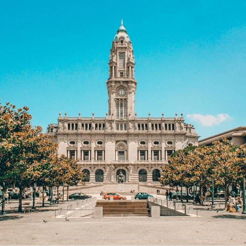 Gaze up at the Câmara Municipal do Porto, a fifteen-minute walk away